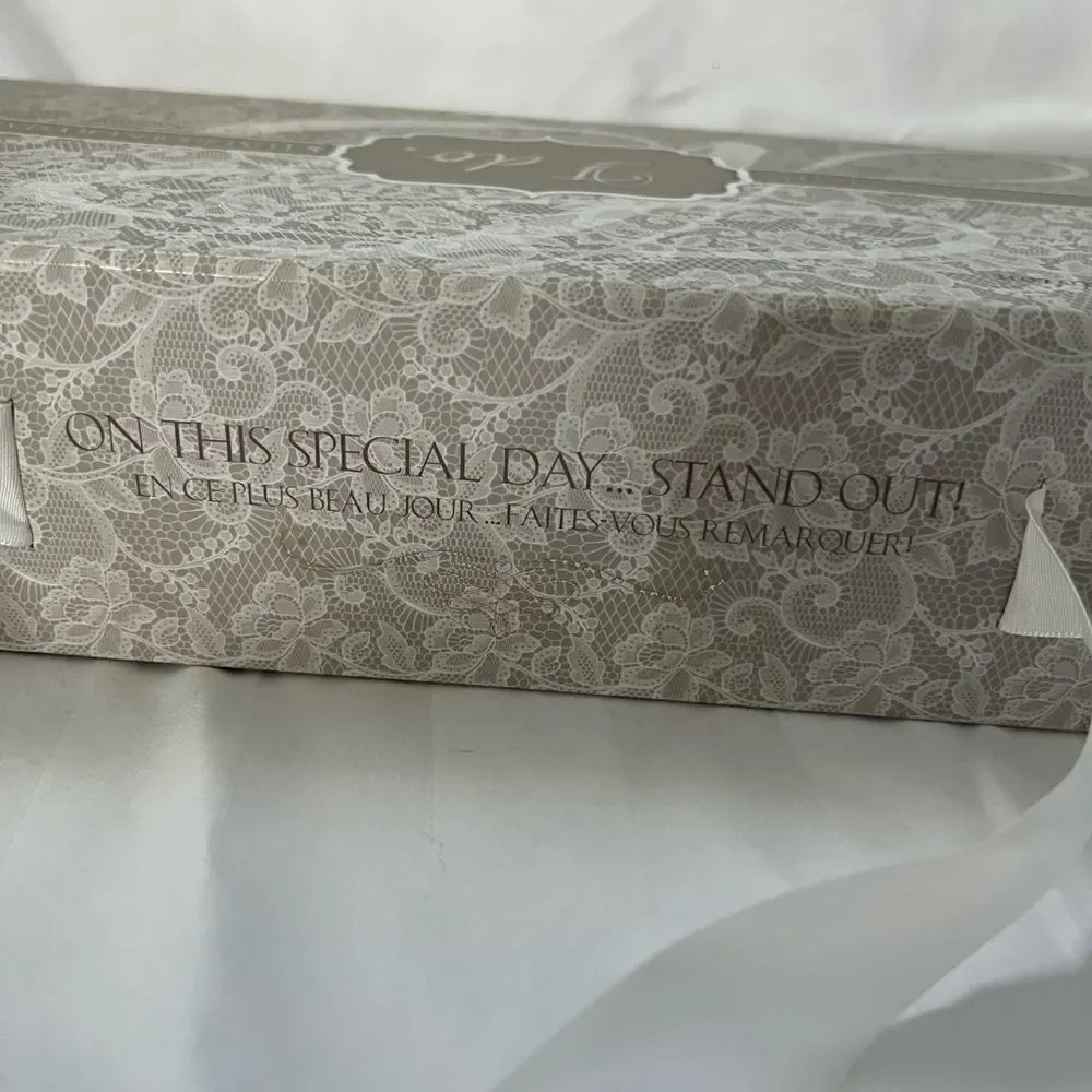 ARIA Beauty infrared hair straightener bridal edition NIB bridal